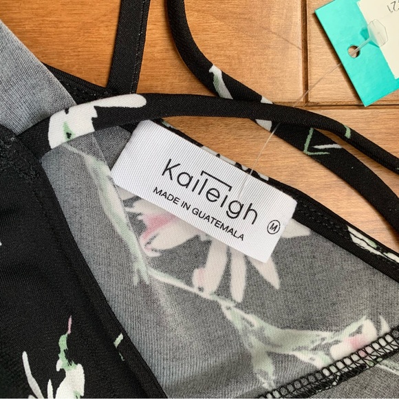 Kaileigh Off The Shoulder Top - Picture 5 of 7